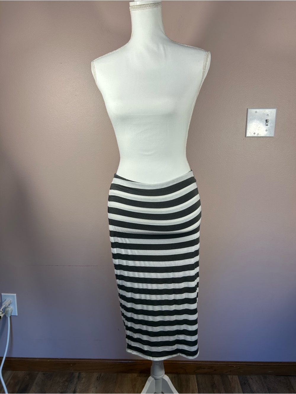 14th & Union Black and White Horizontal Stripe Midi Skirt